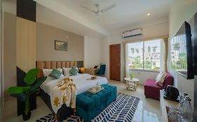 Perfectstayz Premium Kaashin - Ganga View Rooftop Cafe
